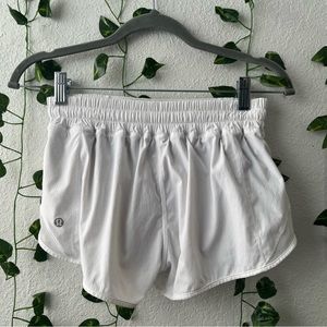 Lululemon Hotty Hot White 2.5” Low Rise Shorts